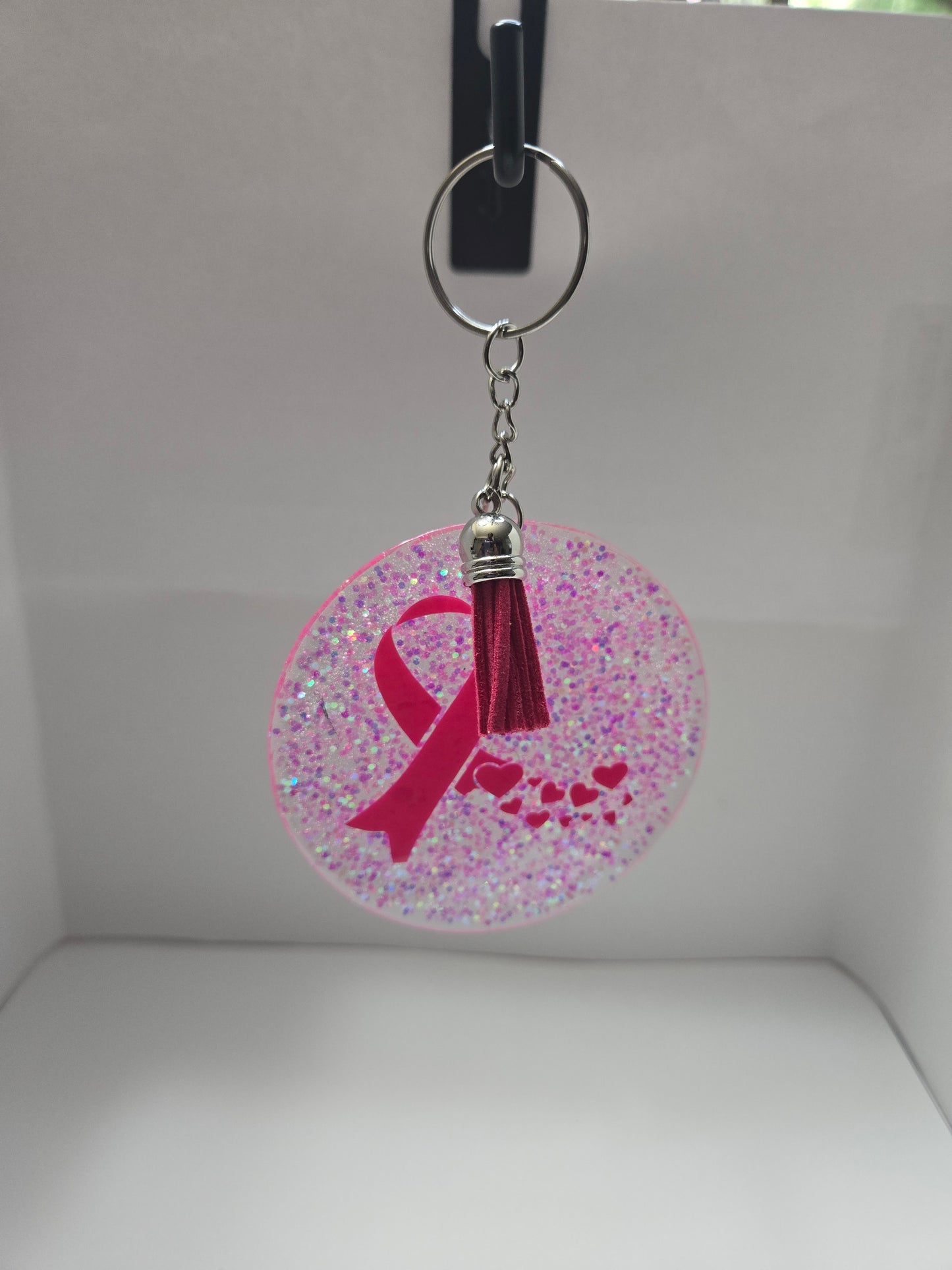 Breast Cancer Awareness Round Glitter Keychain – Pink Ribbon