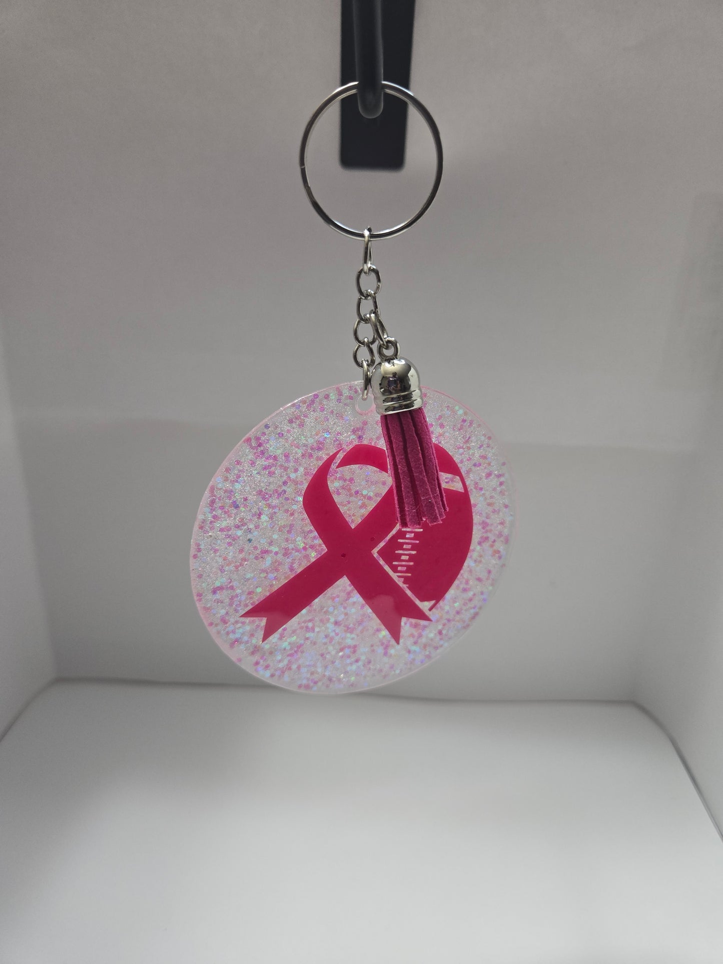 Breast Cancer Awareness Round Glitter Keychain – Pink Ribbon